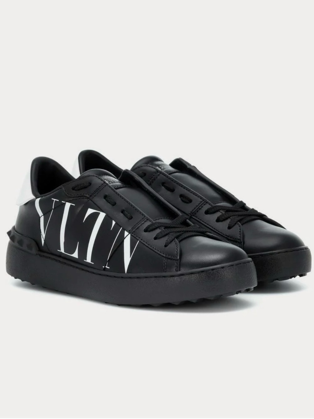 AUTHENTIC Valentino Garavani Black Leather Logo Trainer! LIKE BRAND NEW!